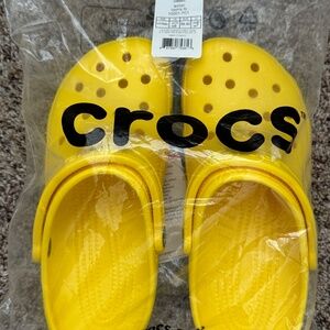 CROCS Lemon size 9 (women's)